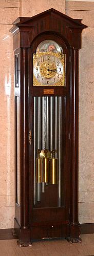 Grandfather Clock, Grand Rapids Clock and Mantel Co.